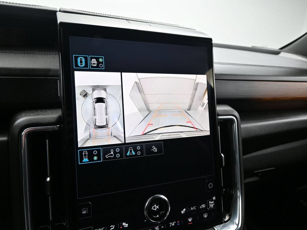 Used 2025 GMC Yukon Denali AWD/4WD image 15