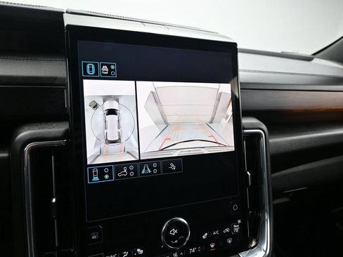 Used 2025 GMC Yukon Denali AWD/4WD image 15