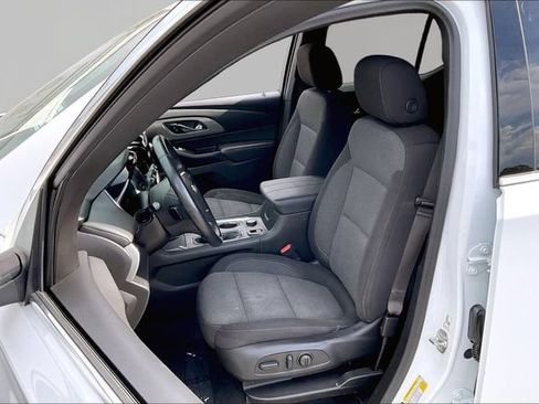 Used 2023 Chevrolet Traverse LT FWD image 15