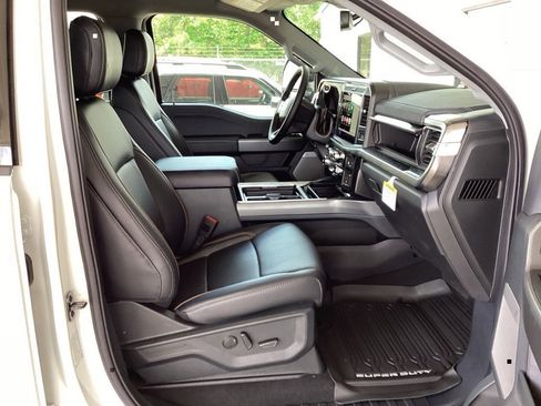 New 2025 Ford F250 Lariat w/ FX4 Off-Road Package image 31