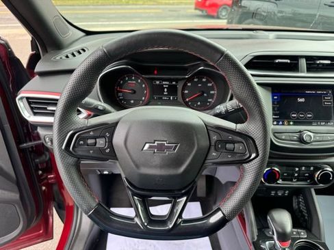 Used 2023 Chevrolet TrailBlazer RS FWD image 19