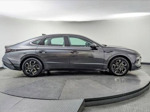 Used 2025 Hyundai Sonata SEL FWD image 9