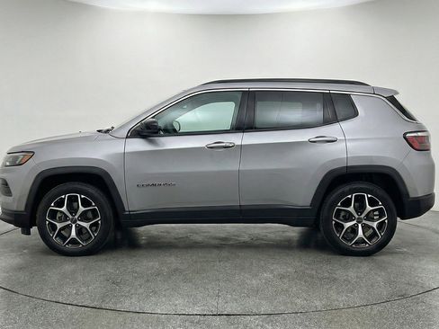 Used 2025 Jeep Compass Limited AWD/4WD image 5