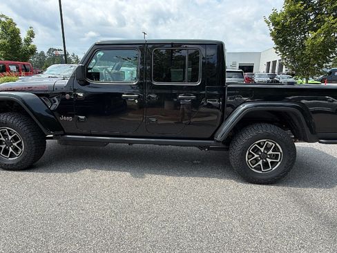 Certified 2026 Jeep Gladiator Rubicon w/ Steel Power Dome Hood Package AWD/4WD image 11