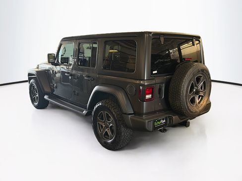 Used 2018 Jeep Wrangler Unlimited Sport S AWD/4WD image 5