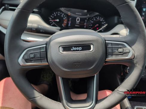 Used 2025 Jeep Compass Limited AWD/4WD image 22