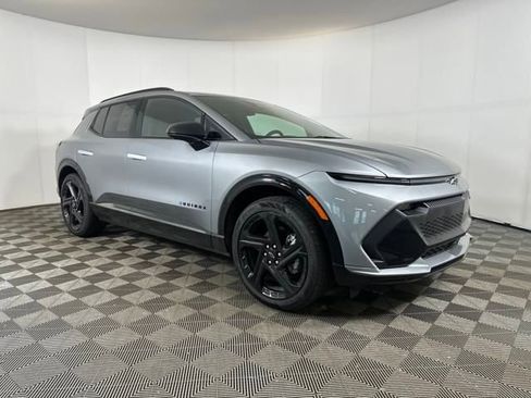 Used 2025 Chevrolet Equinox EV RS image 2