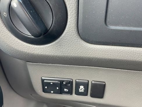 Used 2020 Nissan NV 2500 SV w/ Back Door Glass Package RWD image 17