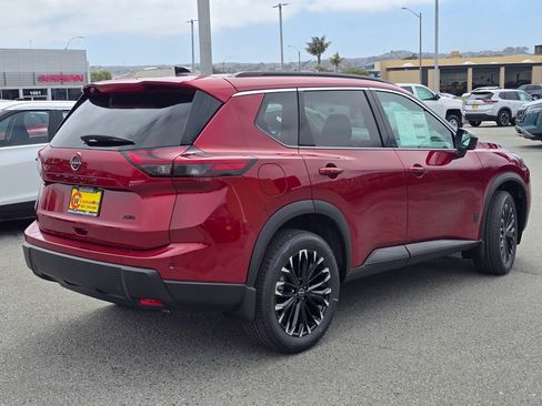 Used 2026 Nissan Rogue Dark Armor AWD/4WD image 4
