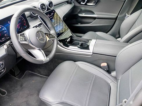 Used 2025 Mercedes-Benz C 300 4MATIC Sedan image 5