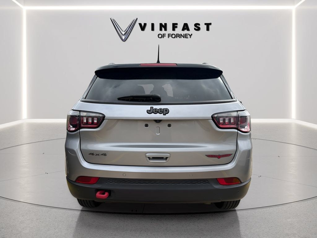 Used 2024 Jeep Compass Trailhawk AWD/4WD image 3