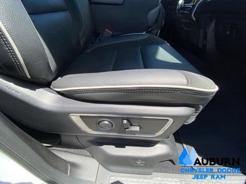 Used 2025 RAM 1500 Laramie AWD/4WD image 14