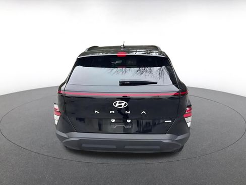 Used 2025 Hyundai Kona SEL image 12