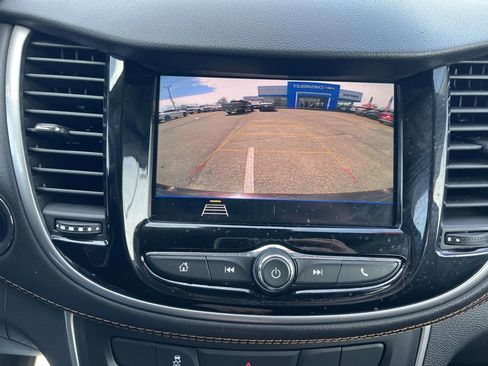 Used 2021 Chevrolet Trax LT w/ LT Convenience Package AWD/4WD image 27