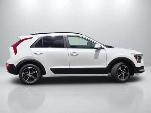New 2026 Kia Niro LX FWD image 3