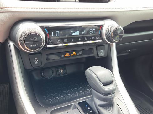 Certified 2025 Toyota RAV4 XLE w/ Convenience Package FWD image 23