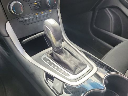 Used 2018 Ford Edge SEL image 28