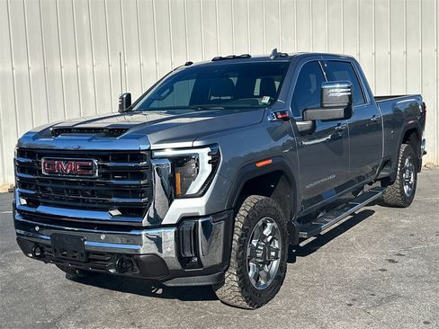 Used 2025 GMC Sierra 2500 SLT w/ SLT Premium Package image 2