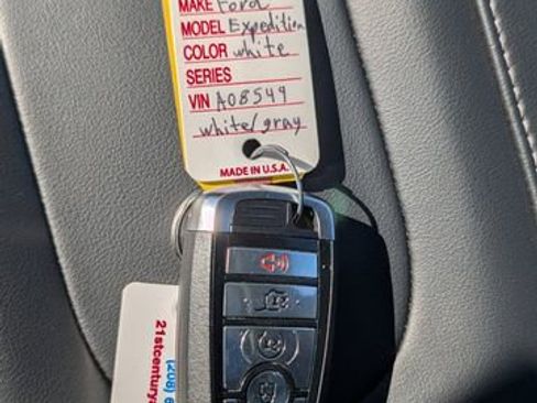 Used 2025 Ford Expedition Platinum AWD/4WD image 57