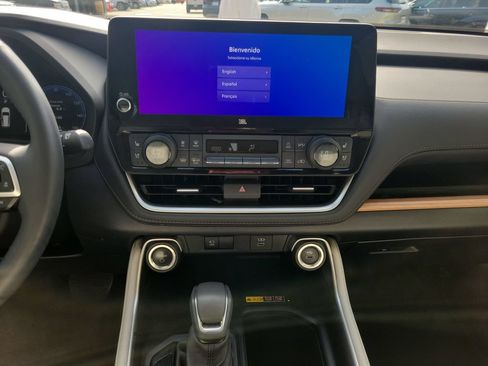 Used 2025 Toyota Grand Highlander AWD Hybrid image 27