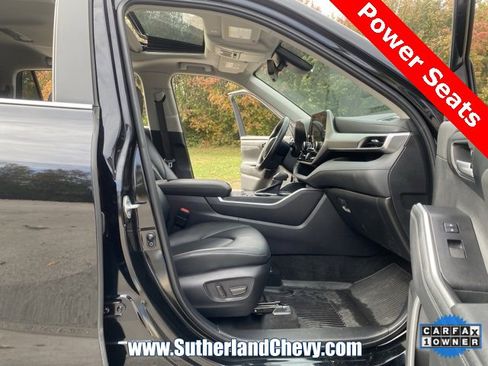 Used 2024 Toyota Highlander XLE image 16