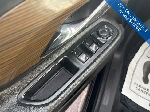 Used 2019 GMC Terrain SLE w/ Driver Convenience Package image 13