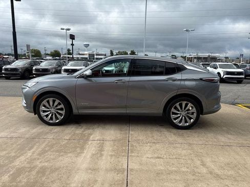 Used 2025 Buick Envista Avenir FWD image 2