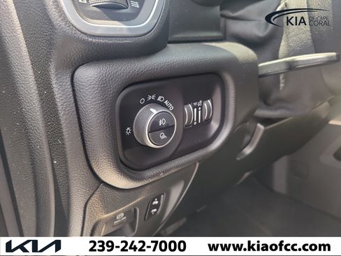 Used 2019 RAM 1500 Laramie RWD image 29