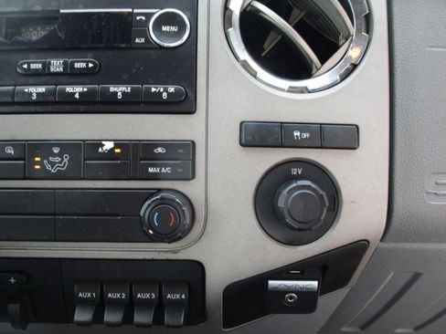 Used 2016 Ford F250 XLT w/ XLT Value Package image 18