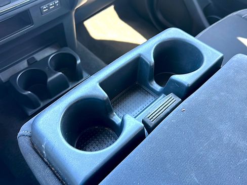 Used 2019 Nissan Titan SV image 34