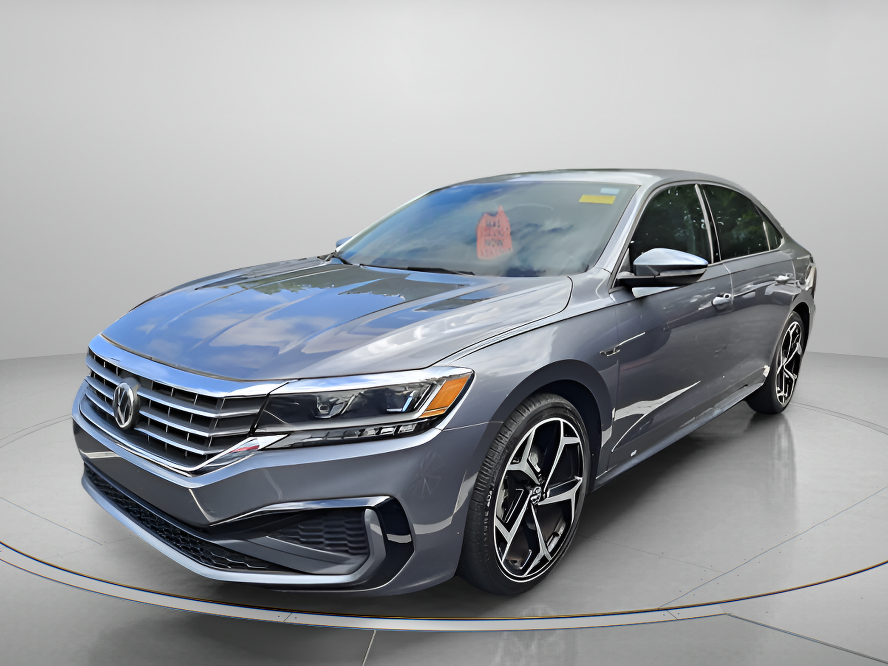 Used 2020 Volkswagen Passat 2.0T R-Line FWD image 1