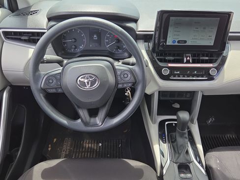 Used 2024 Toyota Corolla Cross L image 12