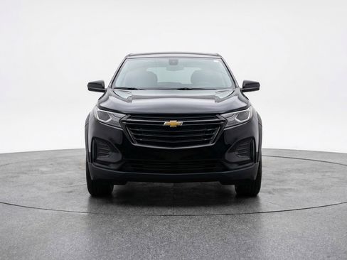 Used 2025 Chevrolet Equinox LT FWD image 2