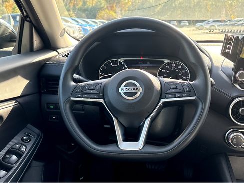 Used 2023 Nissan Sentra SV image 13