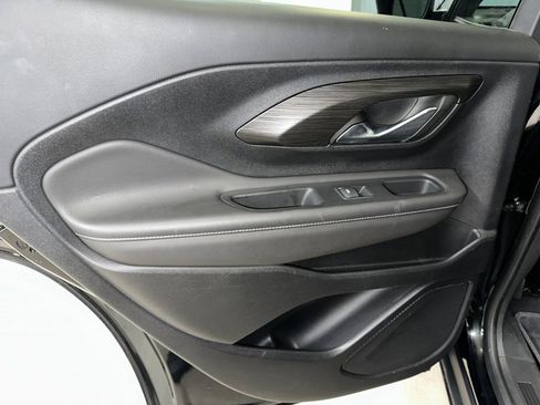 Certified 2022 GMC Terrain SLE w/ Driver Convenience Package image 18