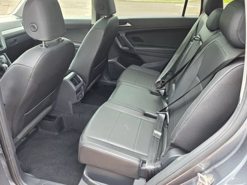 Used 2019 Volkswagen Tiguan SE w/ Panoramic Sunroof Package AWD/4WD image 19