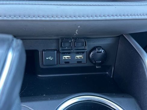 Certified 2021 Toyota Highlander XLE image 43