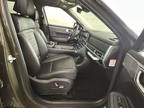 Used 2025 Hyundai Santa Fe Limited AWD/4WD image 30
