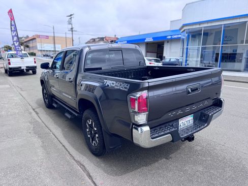 Used 2023 Toyota Tacoma TRD Off-Road AWD/4WD image 18