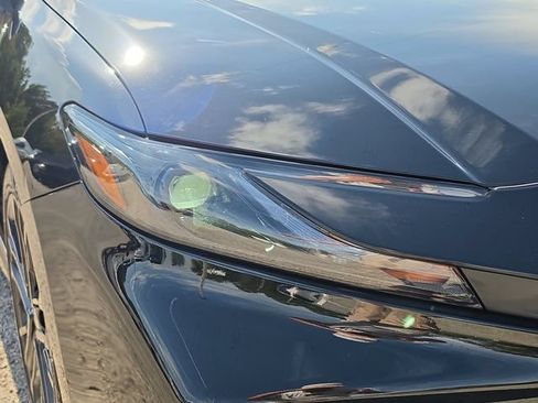 Used 2025 Toyota Camry SE FWD image 7