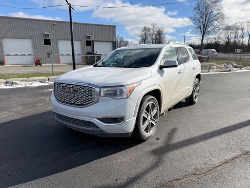 Used 2019 GMC Acadia Denali w/ Technology Package image 5