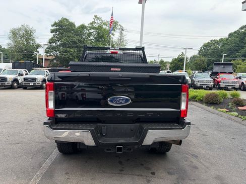 Used 2018 Ford F250 XL w/ Power Equipment Group AWD/4WD image 9