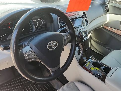 Used 2010 Toyota Venza AWD image 9