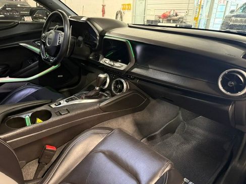 Used 2016 Chevrolet Camaro LT RWD image 8