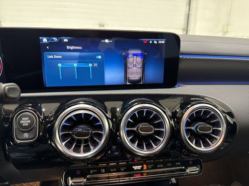 Used 2025 Mercedes-Benz CLA 250 4MATIC w/ Exclusive Package image 24