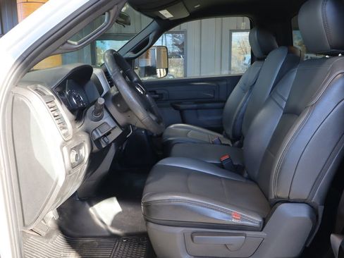 Used 2022 RAM 3500 Tradesman w/ Chrome Appearance Group image 8