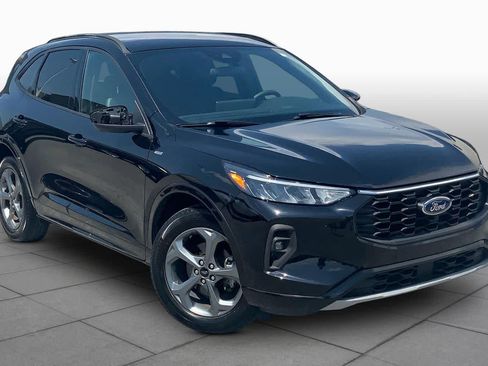Used 2023 Ford Escape ST-Line Select w/ Tech Pack #2 AWD/4WD image 2