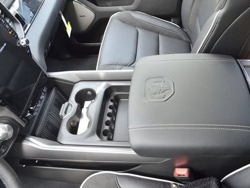 New 2026 RAM 1500 Laramie AWD/4WD image 21