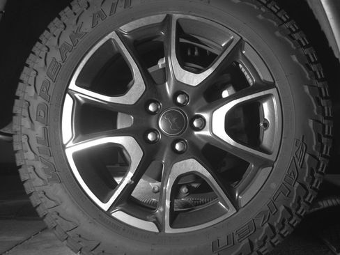 Used 2025 Jeep Compass Trailhawk w/ Trailer Tow Group AWD/4WD image 15
