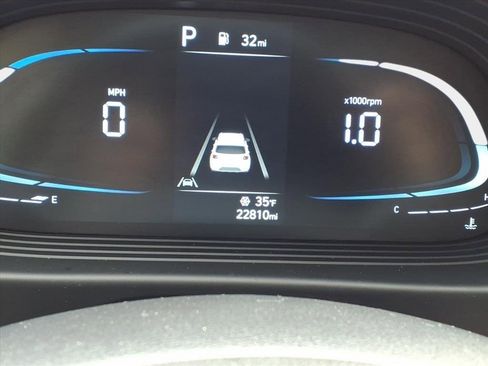 Used 2023 Hyundai Venue SEL w/ Cargo Package image 26